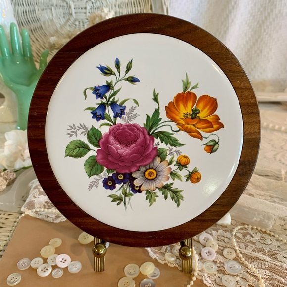 Other - Vintage Tile  / Wood Trivet 🌷
